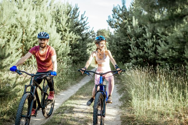 Y a-t-il des pistes cyclables accessibles depuis Cala Gogo ?